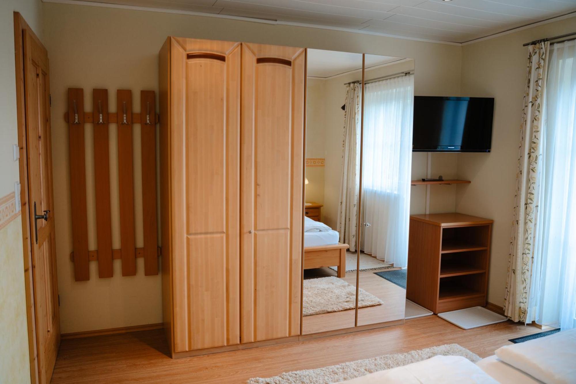 Donnersbach Ertlschweigerhaus Pension - Appartements - Zimmer מראה חיצוני תמונה