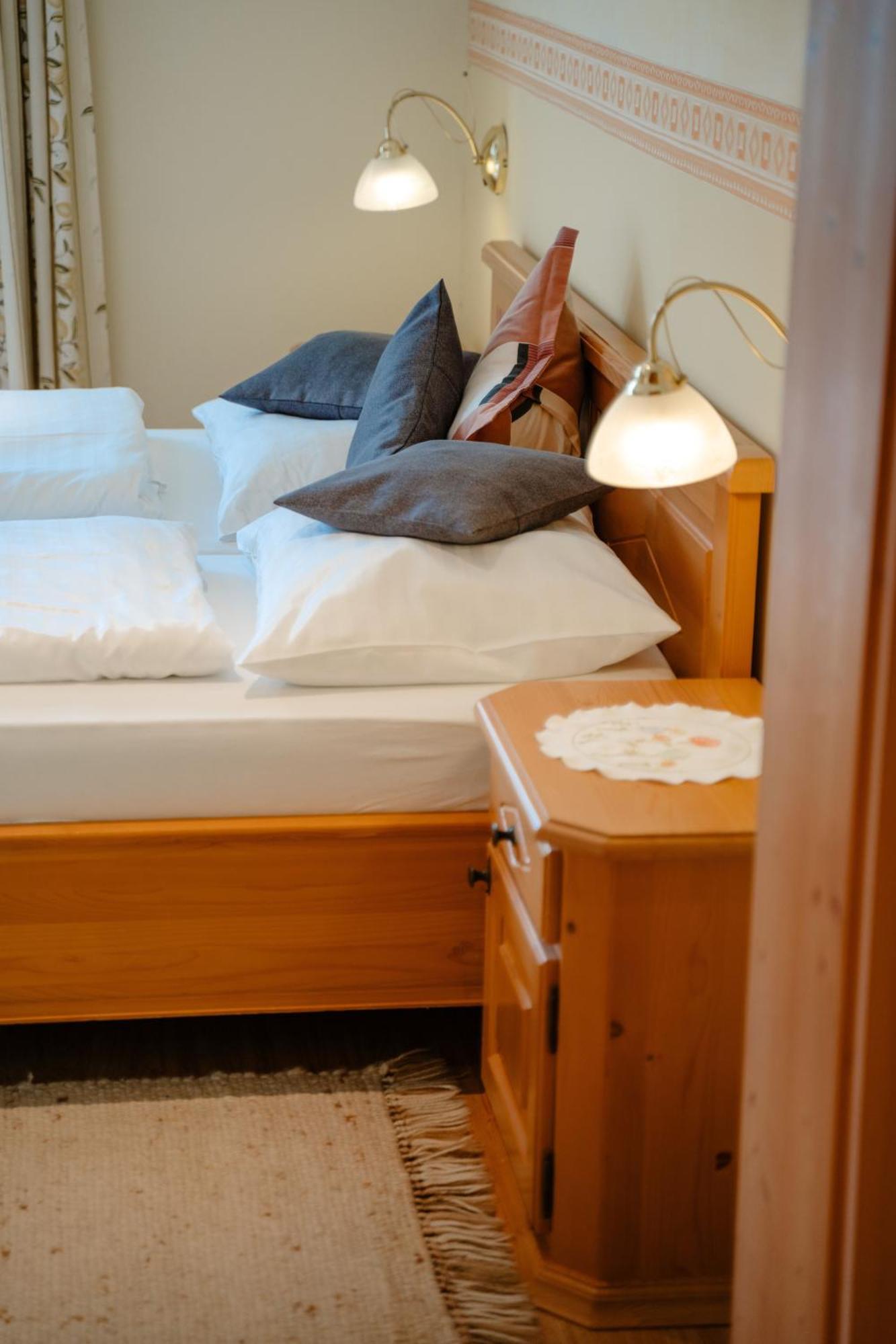 Donnersbach Ertlschweigerhaus Pension - Appartements - Zimmer מראה חיצוני תמונה