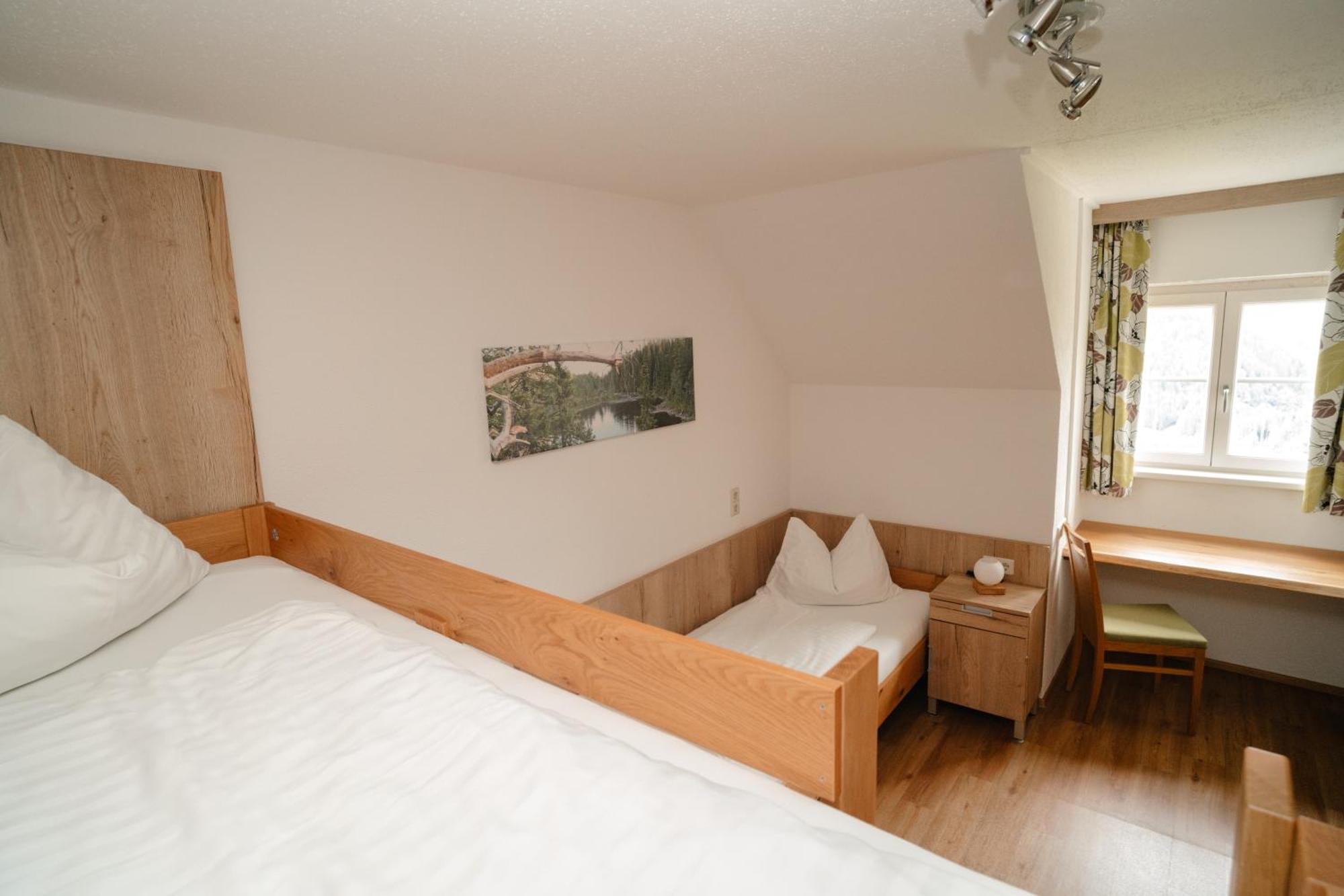 Donnersbach Ertlschweigerhaus Pension - Appartements - Zimmer מראה חיצוני תמונה